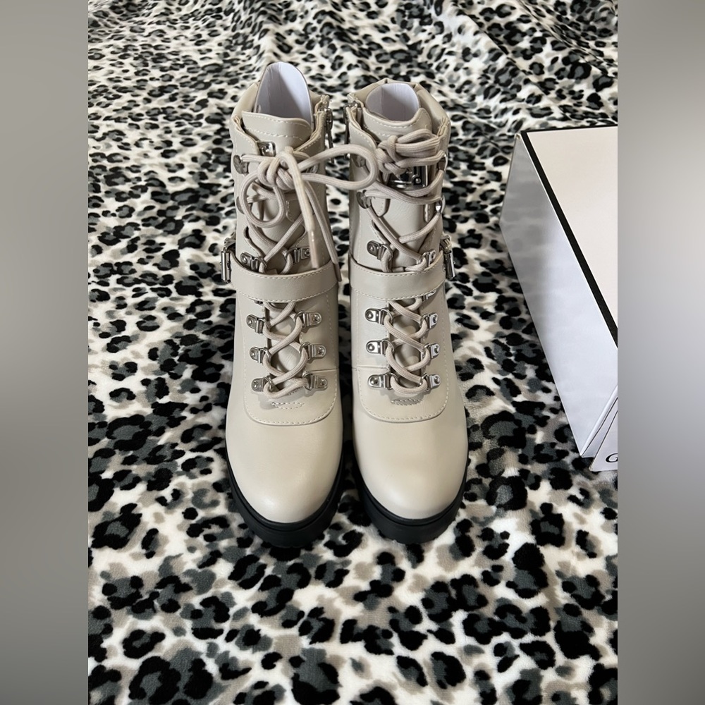 Brand New GUESS Canaly Ivory Platform Combat Boots Size 9M. Original Box Incl.